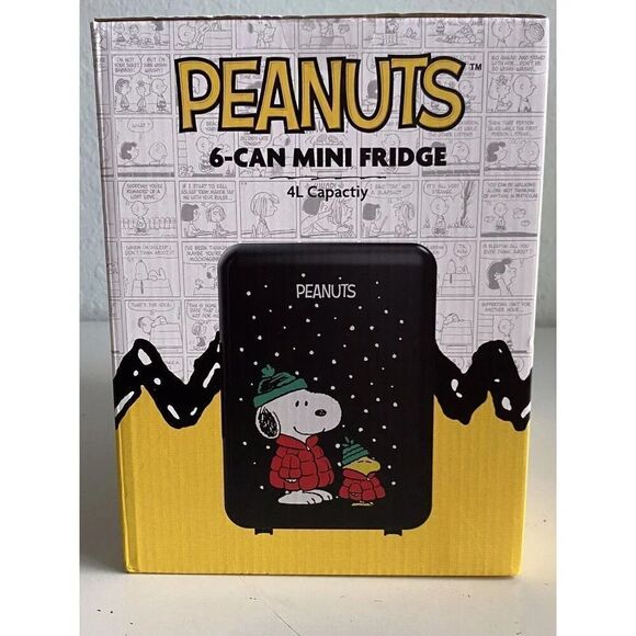 Peanuts Snoopy Puffer Jacket Puffy Coat Collectible 4L Mini Fridge Holds 6 Cans - Picture 11 of 11